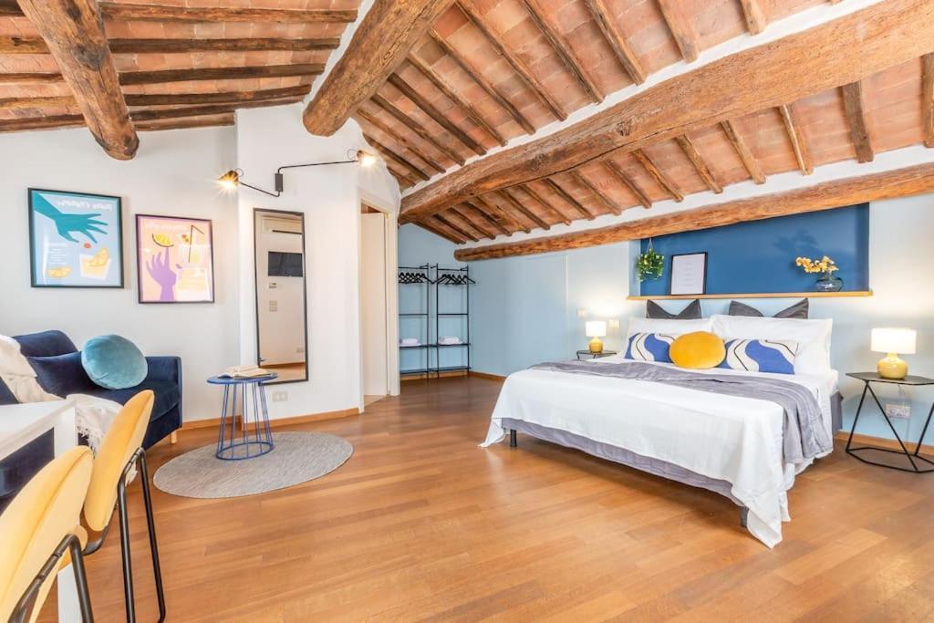 Ferienwohnung Mimosa- Loft Elegante Con Terrazza Nel Centro Di Siena Exterior foto